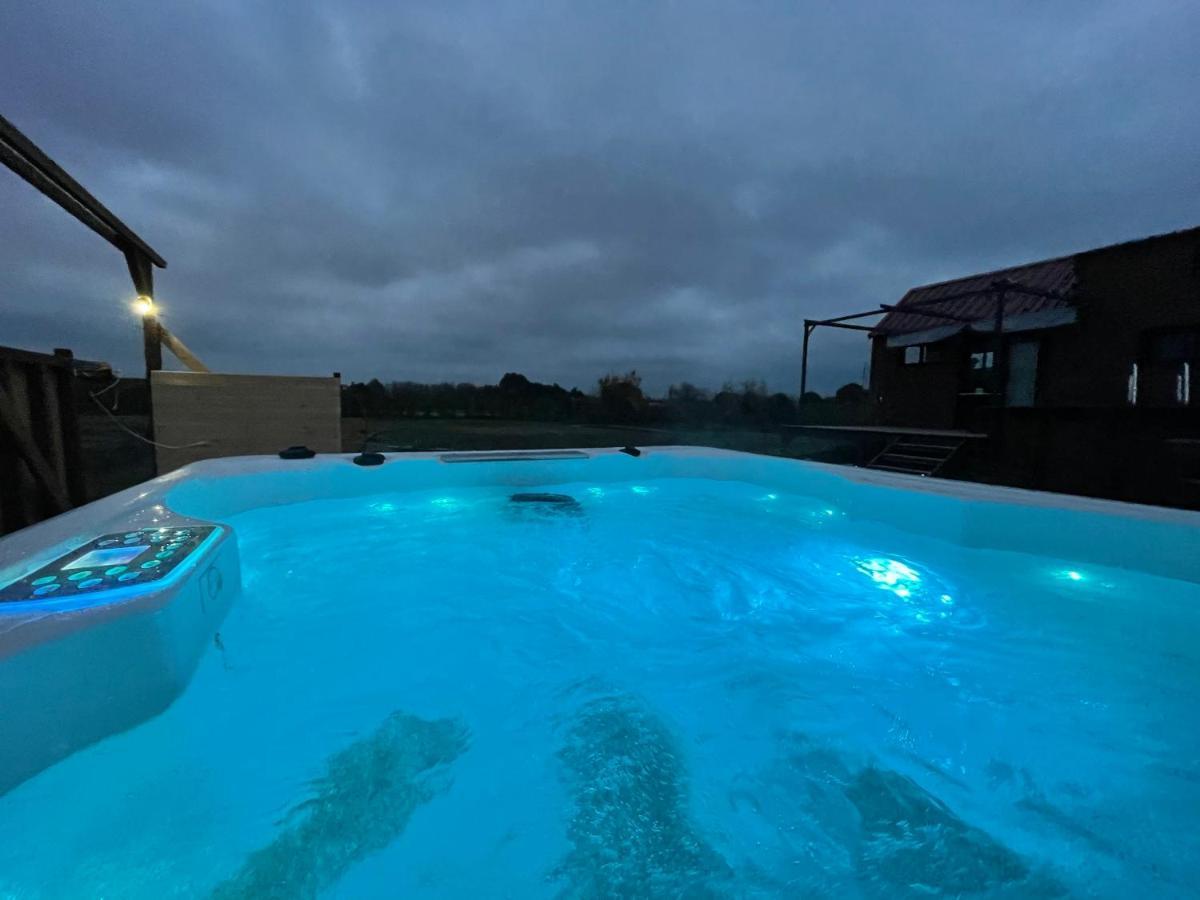 Myinsolite - Tiny-House, Jacuzzi, Brasero, Piscine Эг-Морт Экстерьер фото