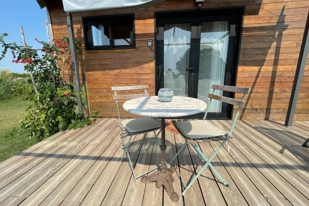 Myinsolite - Tiny-House, Jacuzzi, Brasero, Piscine Эг-Морт Экстерьер фото