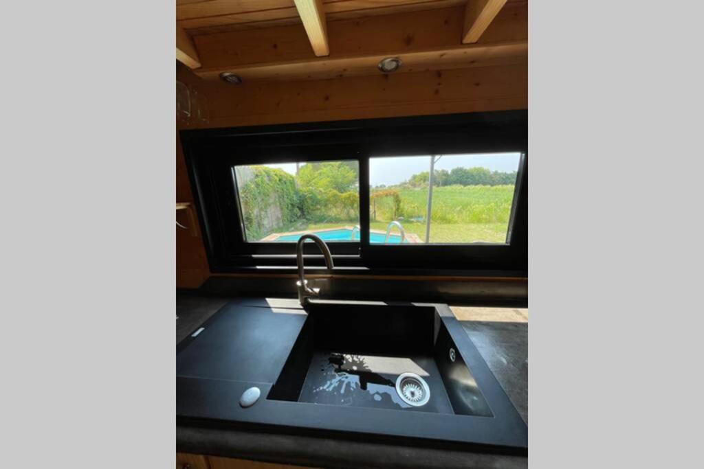 Myinsolite - Tiny-House, Jacuzzi, Brasero, Piscine Эг-Морт Экстерьер фото